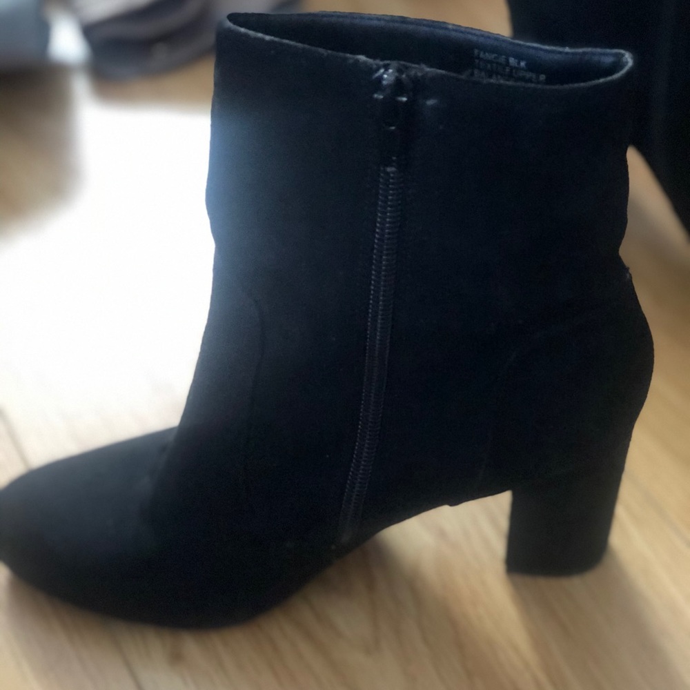 Shoes - Picture 2 of 2